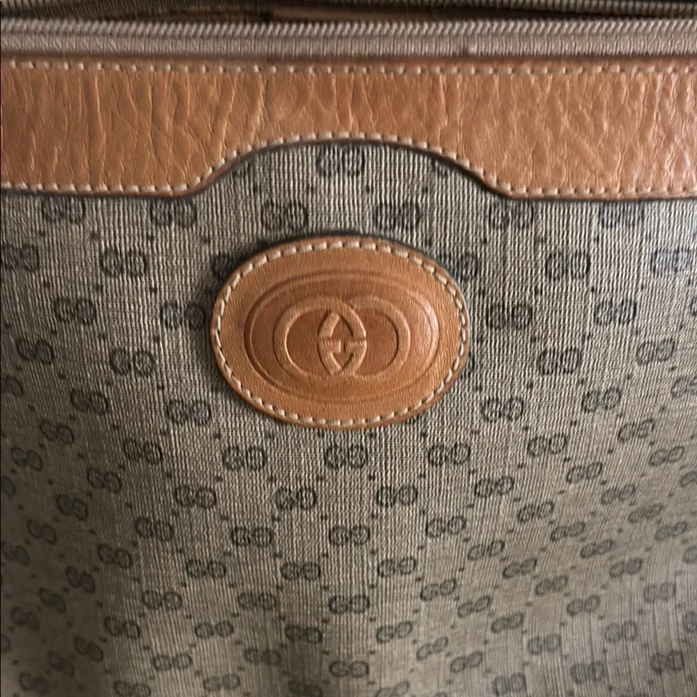 Womens Gucci clutch bag. - Picture 2 of 6